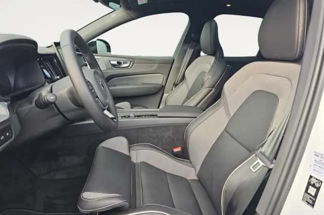 Volvo XC60 (2025) thumbnail 6