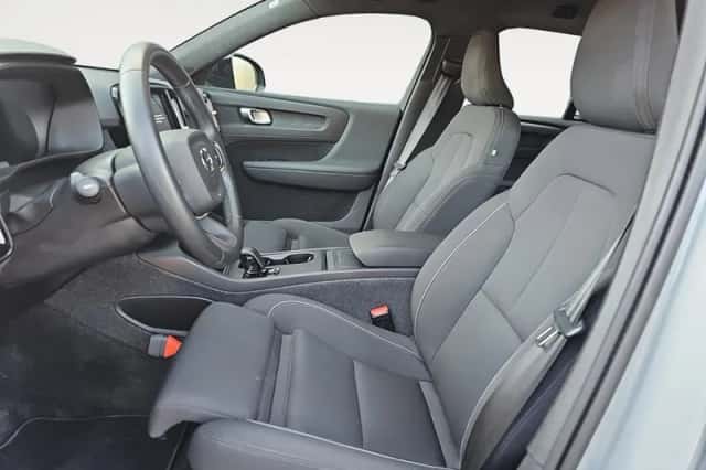 Volvo EX40 (2024) thumbnail 6