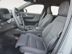 Volvo EX40 (2024) thumbnail 7
