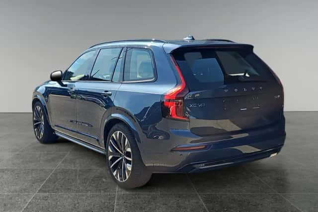 Volvo XC90 (2025) thumbnail 4