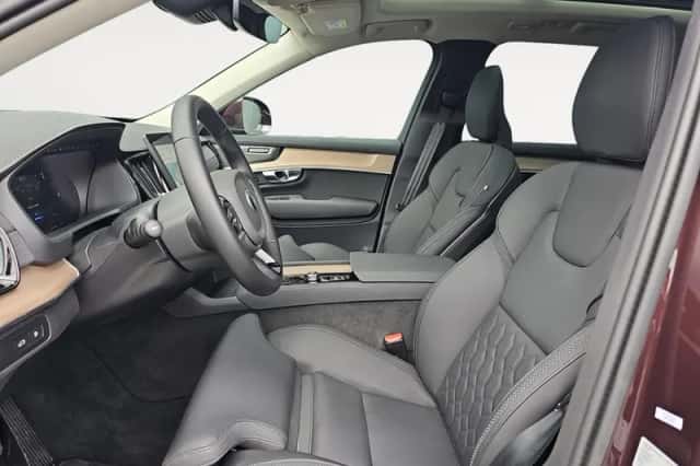 Volvo XC90 (2025) thumbnail 6