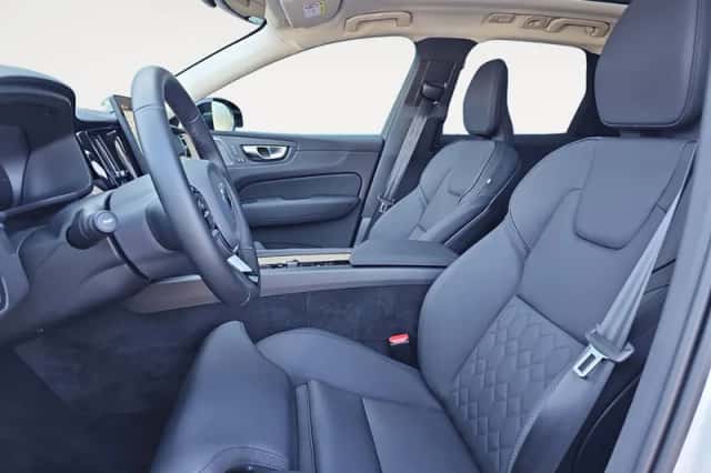 Volvo XC60 (2025) thumbnail 6