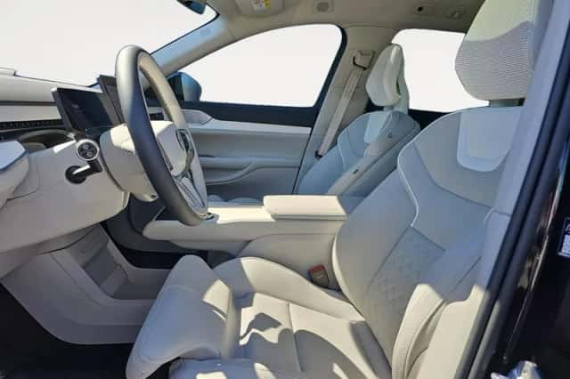 Volvo EX90 (2025) thumbnail 6