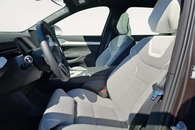 Volvo EX90 (2025) thumbnail 6