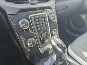 Volvo V40 (2018) thumbnail 16
