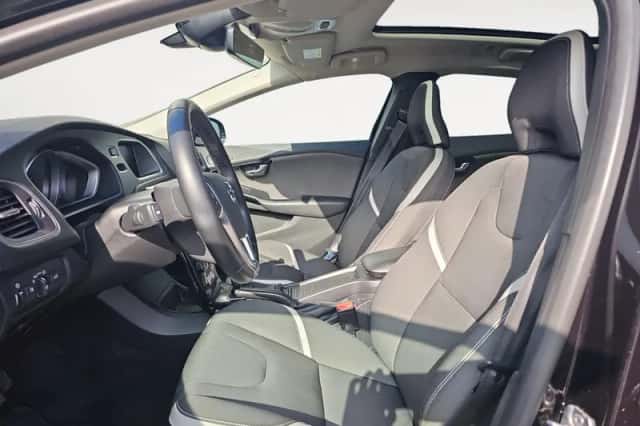 Volvo V40 (2018) thumbnail 6