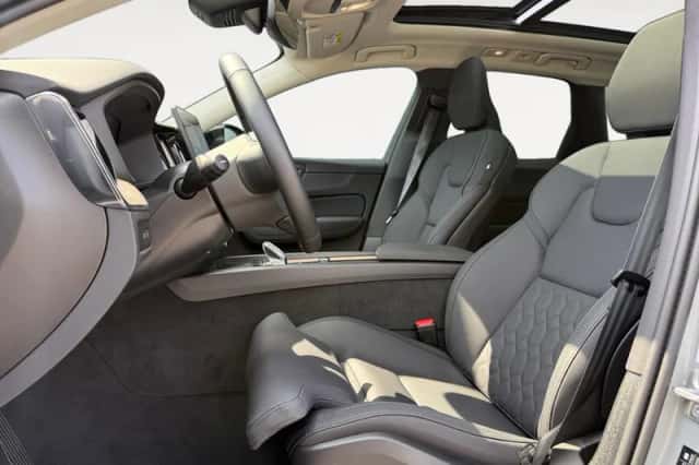 Volvo XC60 (2025) thumbnail 6