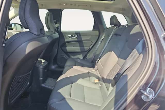 Volvo XC60 (2025) thumbnail 6