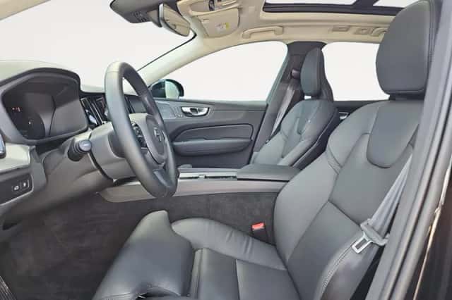 Volvo XC60 (2025) thumbnail 6