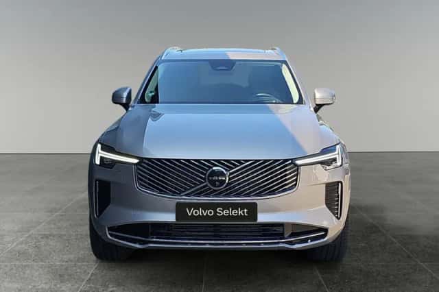 Volvo XC90 (2025) thumbnail 2