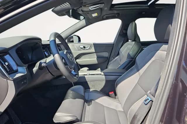 Volvo XC60 (2025) thumbnail 6