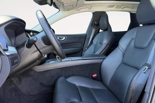 Volvo XC60 (2025) thumbnail 6