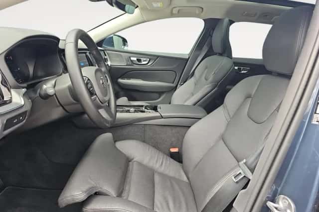 Volvo V60 (2025) thumbnail 6