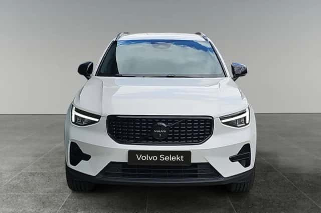 Volvo XC40 (2025) thumbnail 2