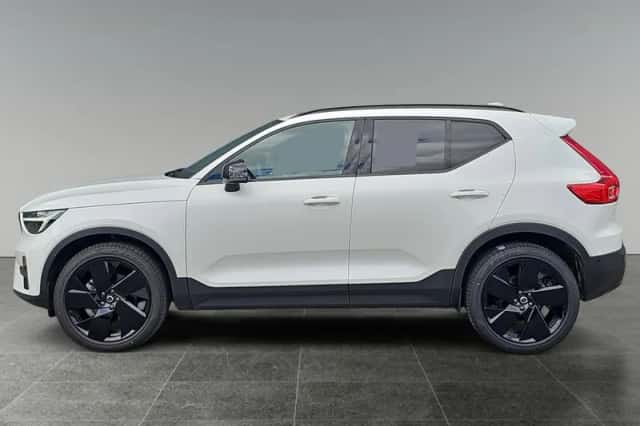 Volvo XC40 (2025) thumbnail 3