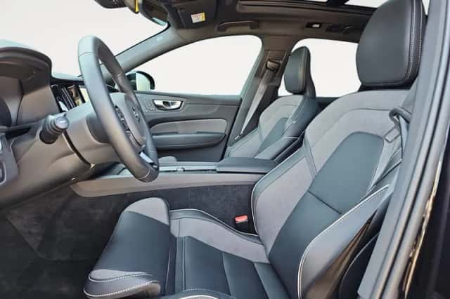 Volvo XC60 (2025) thumbnail 6