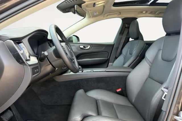 Volvo XC60 (2025) thumbnail 6