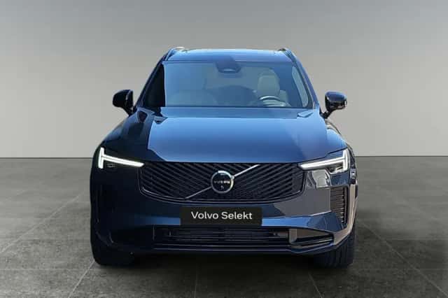Volvo XC90 (2025) thumbnail 2