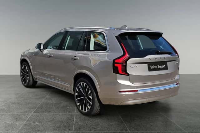 Volvo XC90 (2025) thumbnail 4