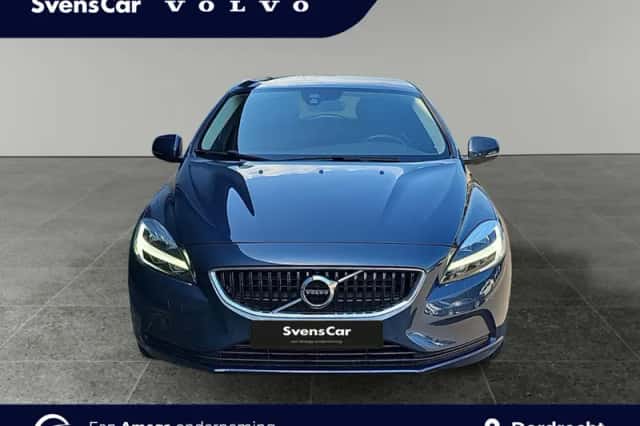 Volvo V40 (2019) thumbnail 1
