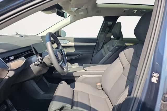 Volvo EX90 (2025) thumbnail 6