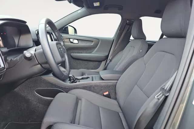 Volvo EX40 (2025) thumbnail 6