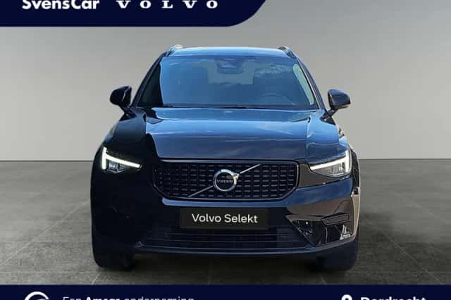 Volvo XC40 (2025) thumbnail 1