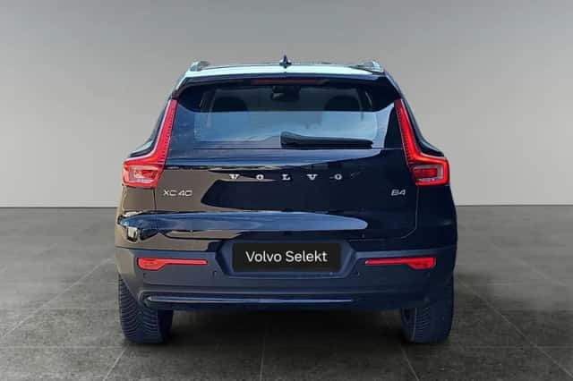 Volvo XC40 (2025) thumbnail 4