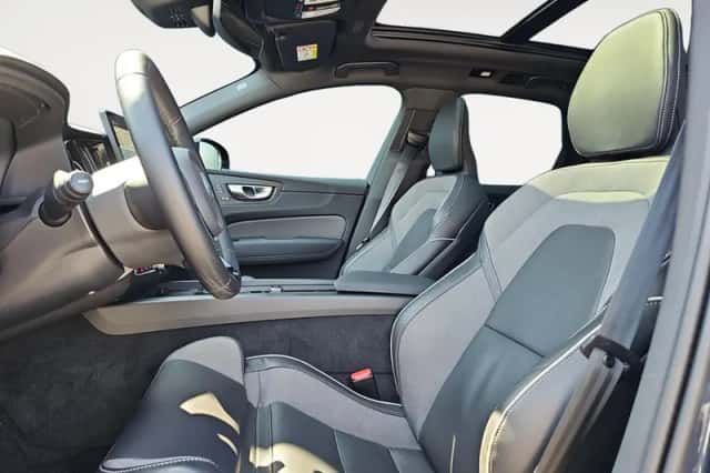 Volvo XC60 (2025) thumbnail 6