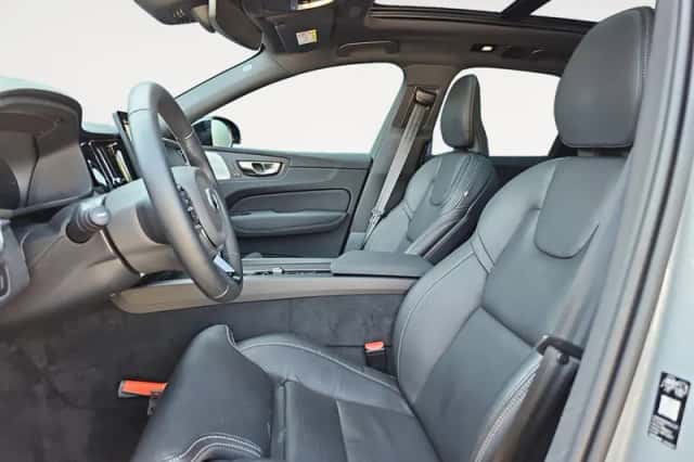 Volvo XC60 (2025) thumbnail 6