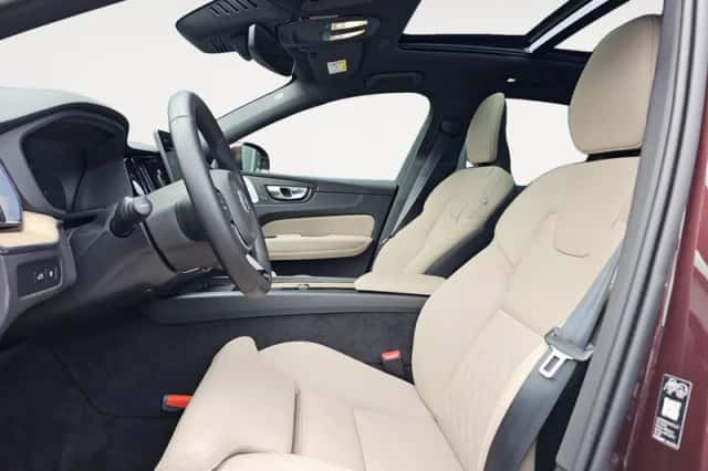 Volvo XC60 (2025) thumbnail 6