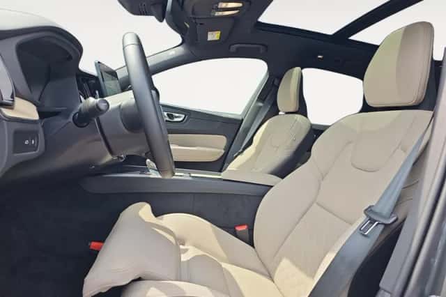 Volvo XC60 (2025) thumbnail 6