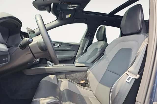 Volvo XC60 (2025) thumbnail 6