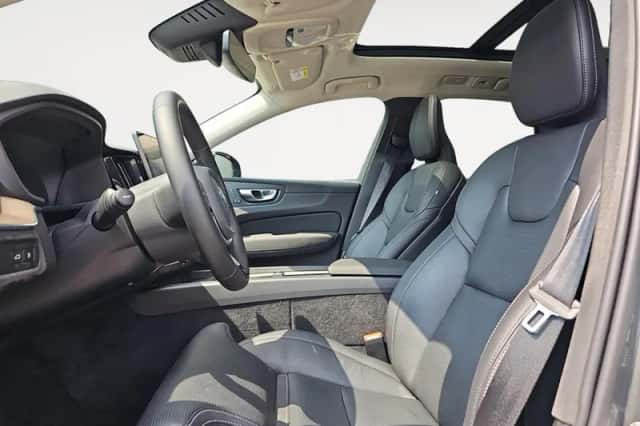 Volvo XC60 (2025) thumbnail 5