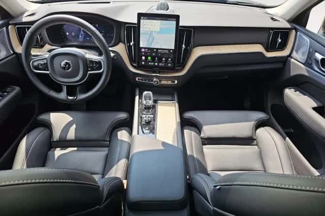 Volvo XC60 (2025) thumbnail 6