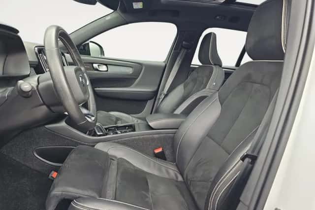 Volvo XC40 (2021) thumbnail 6