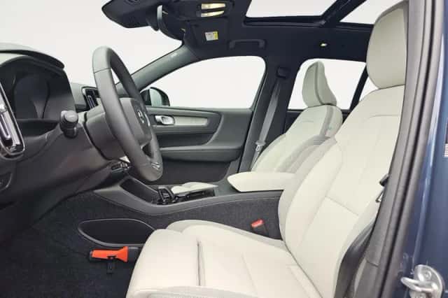 Volvo EX40 (2026) thumbnail 6