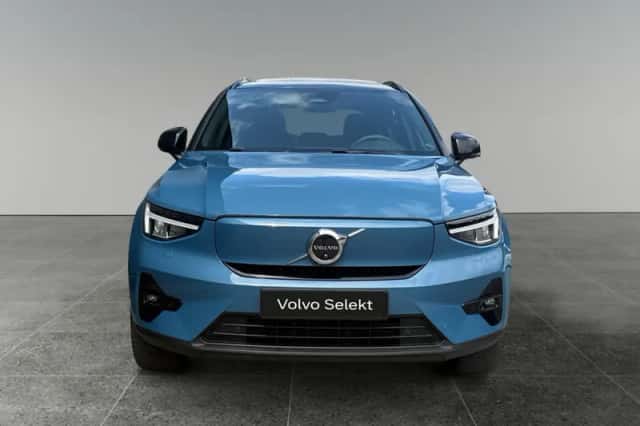 Volvo XC40 (2023) thumbnail 2