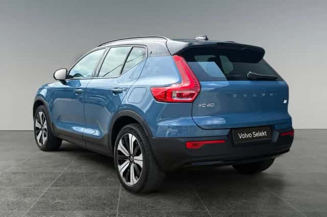 Volvo XC40 (2023) thumbnail 4