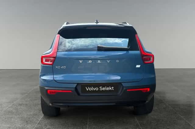 Volvo XC40 (2023) thumbnail 5