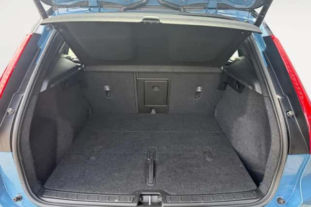 Volvo XC40 (2023) thumbnail 6