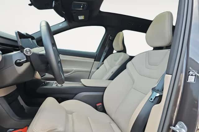 Volvo EX90 (2025) thumbnail 6
