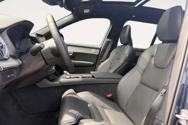 Volvo XC90 (2026) thumbnail 6