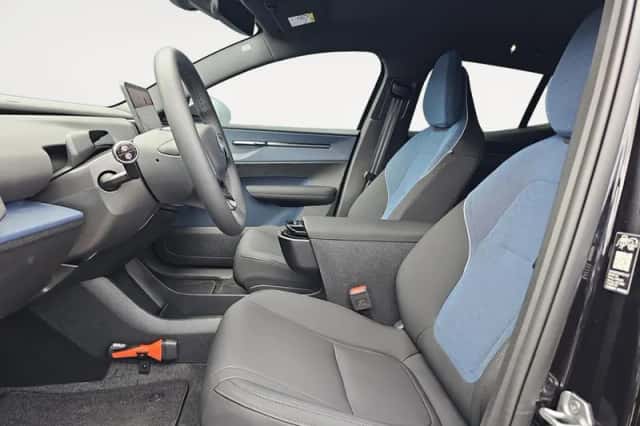 Volvo EX30 (2026) thumbnail 6