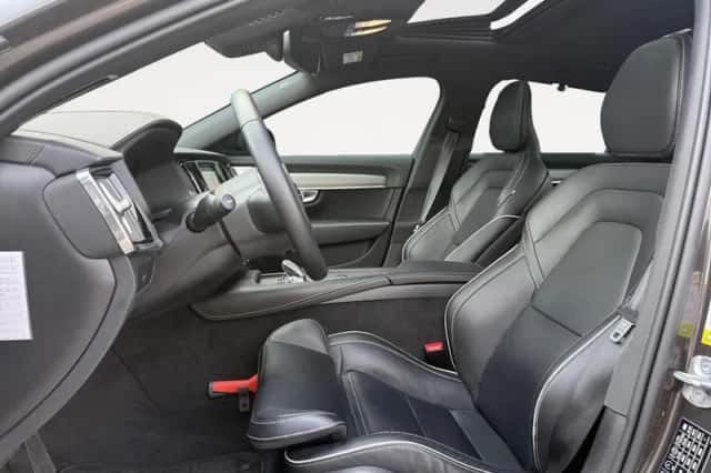 Volvo S90 (2023) thumbnail 6