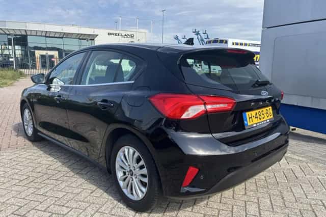 Ford Focus (2020) thumbnail 3