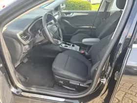 Ford Focus (2020) thumbnail 5