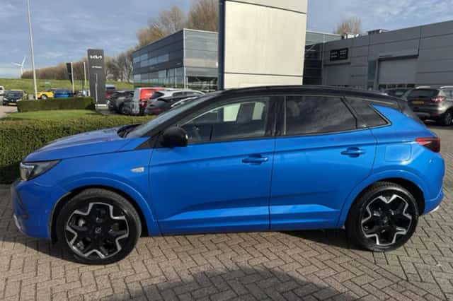 Opel Grandland (2022) thumbnail 2