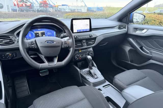 Ford Focus (2023) thumbnail 2