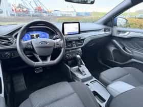 Ford Focus (2023) thumbnail 2
